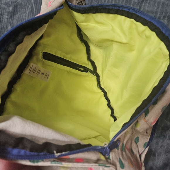 Kavu sling bag with rope strap! - Picture 3 of 8